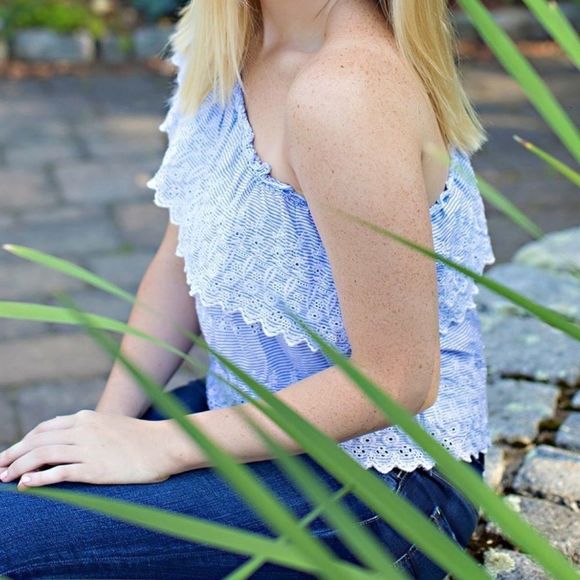 𝅺AMERICAN Eagle Outfitters One Shoulder Top - Picture 3 of 6